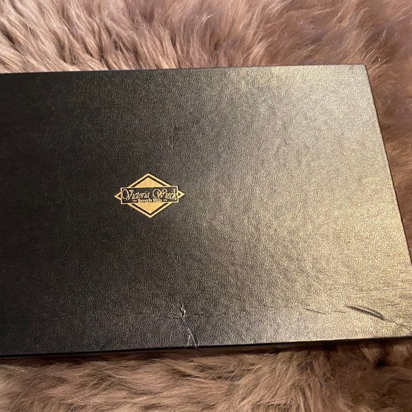 VICTORIA WIECK WATCH WITH INTERCHANGEABLE STRAPS - Picture 12 of 12